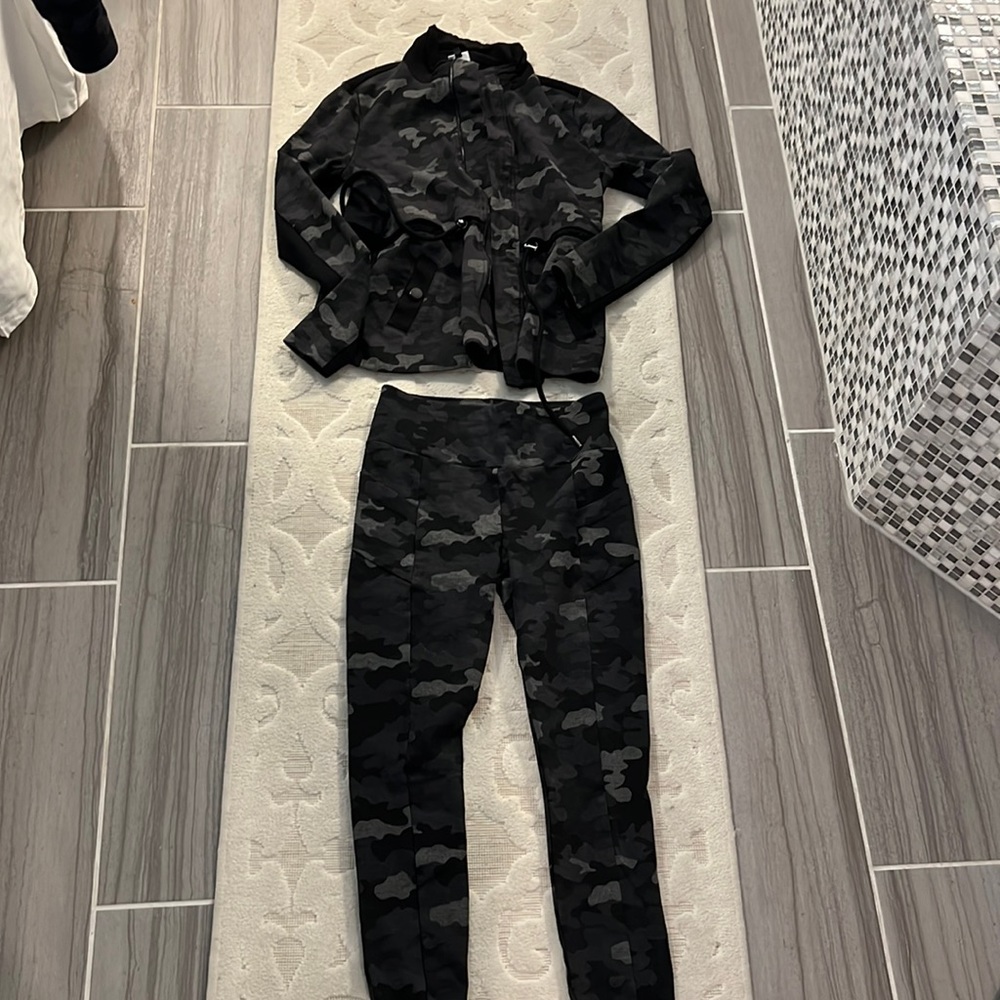 Cabi Active wear outfit